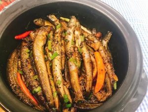 Cá kèo kho tiêu: 4 thời cơ nấu nướng nướng với thịt tía rọi thiệt ngon bên trên nhà